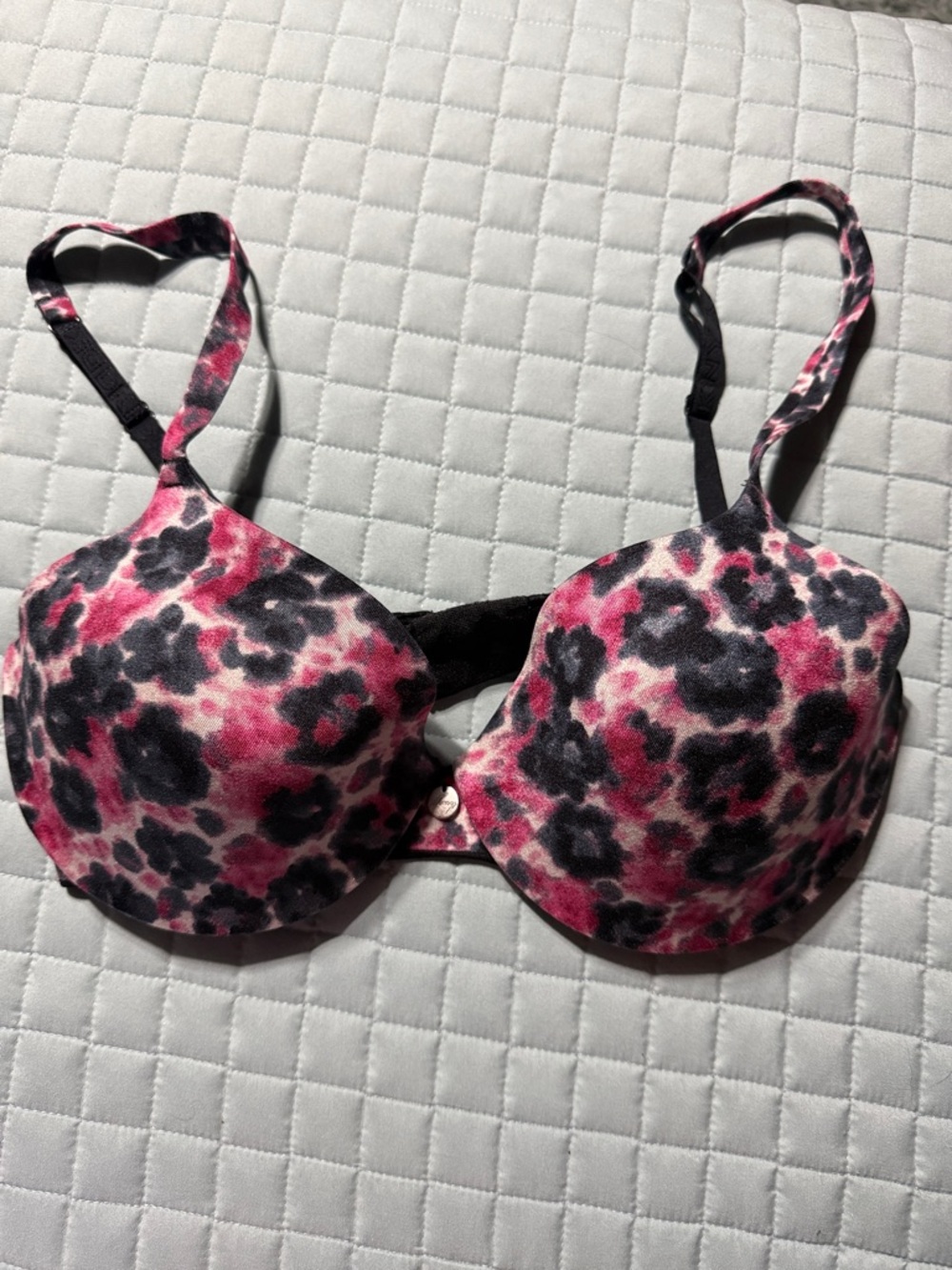 NWOT - DKNY Pink and Black Leopard-Print Molded T-Shirt Bra